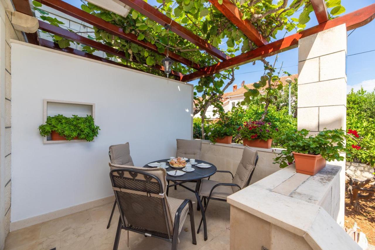Apartments4You Supetar-The Best And Most Popular Apartments For Discovering The Island - Free Parking - 200 Meters From The Beach Екстер'єр фото