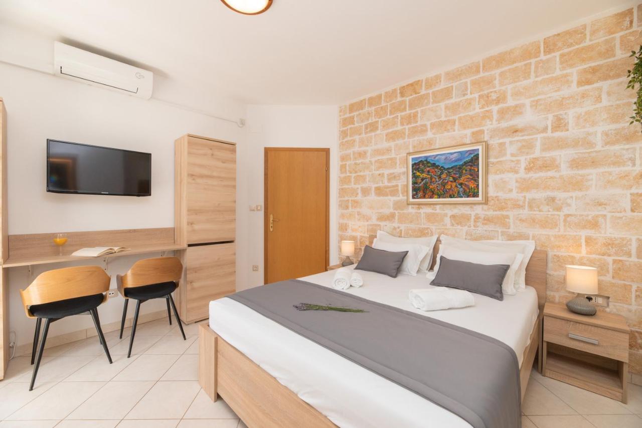 Apartments4You Supetar-The Best And Most Popular Apartments For Discovering The Island - Free Parking - 200 Meters From The Beach Екстер'єр фото